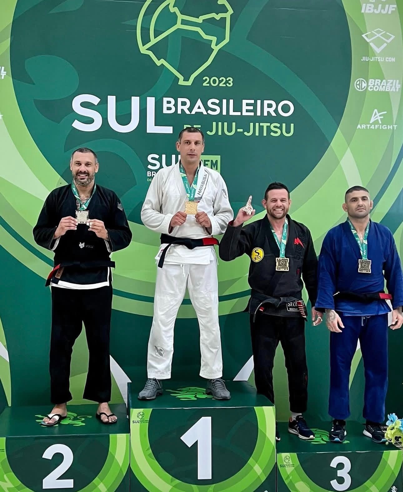 Felipe Oliveirareached the top of the podium alongside his brother. Photo: Personal Archive