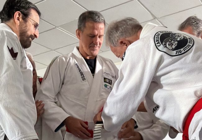 Murilo Bustamante recebe faixa vermelha e branca em cerimônia histórica no Rio de Janeiro